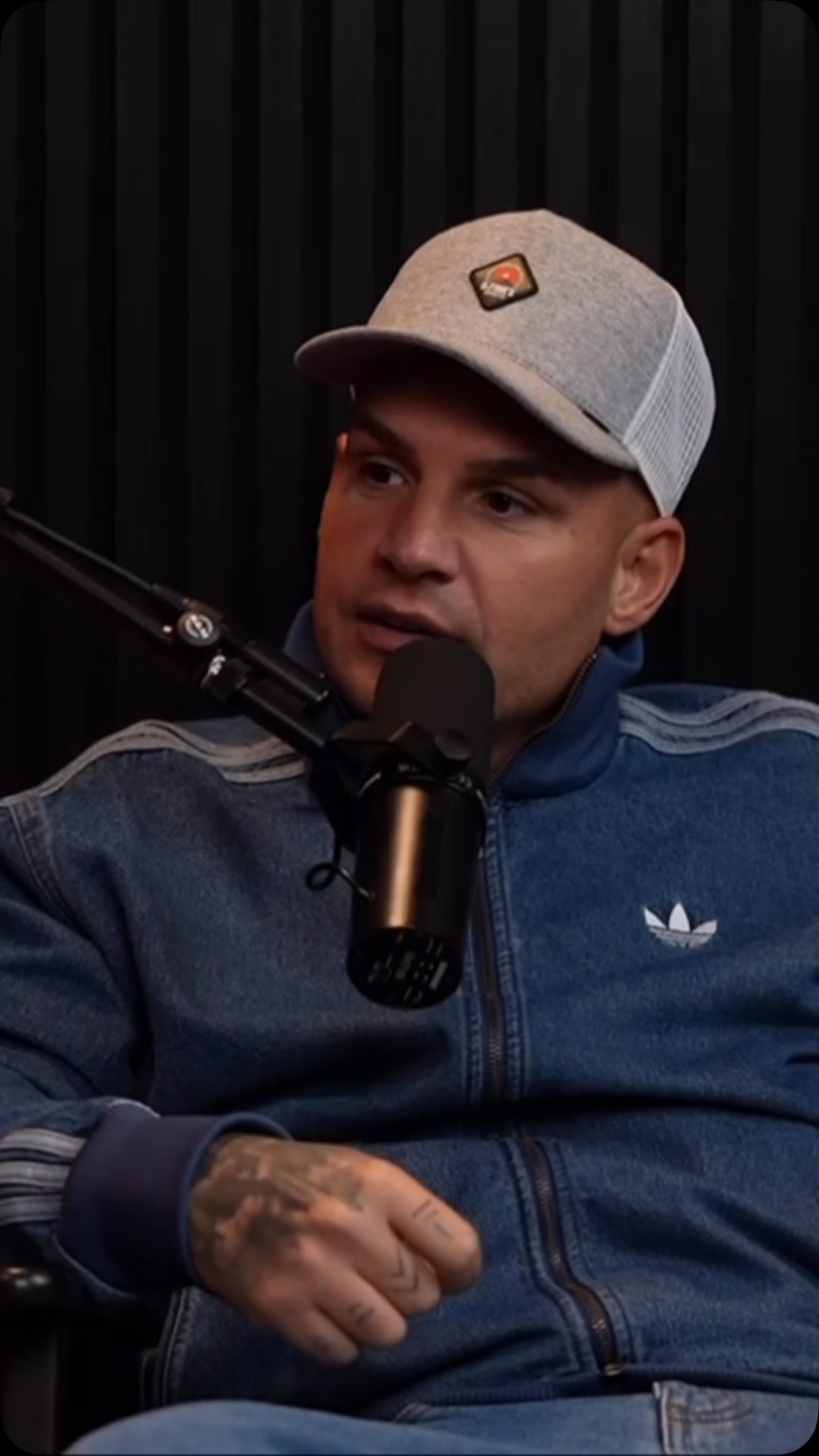 Pietro Lombardi speaking into a microphone